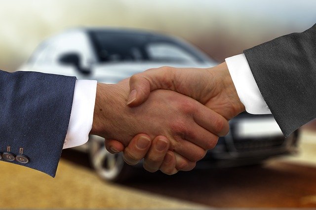 Jak rozpoznać wiarygodnego sprzedawcę samochodów?