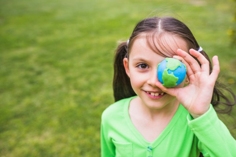Nauczanie dzieci odpowiedzialności społecznej – Jak wprowadzać edukację dotyczącą recyclingu i ochrony środowiska w domu