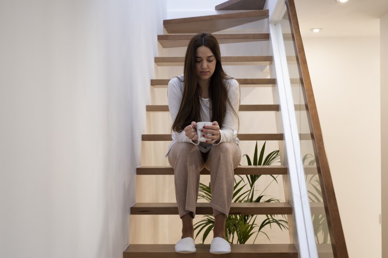 Nowe schody na poddasze – jak zaplanować i wykonać otwór w stropie na schody?
